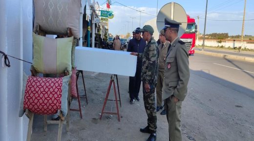 السوالم الطريفية..قائد القيادة  يقود حملة نظافة وتحرير الملك العمومي إستعدادا للزيارة الملكية المرتقبة