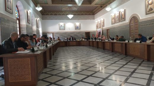 المجلس الجماعي لمدينة صفرو يصادق على نقط جدول الأعمال بصعوبة فائقة