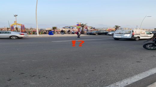 الجديدة..غياب ممر الراجلين أمام مدينة الألعاب  يثير تساؤلات الزوار !!!