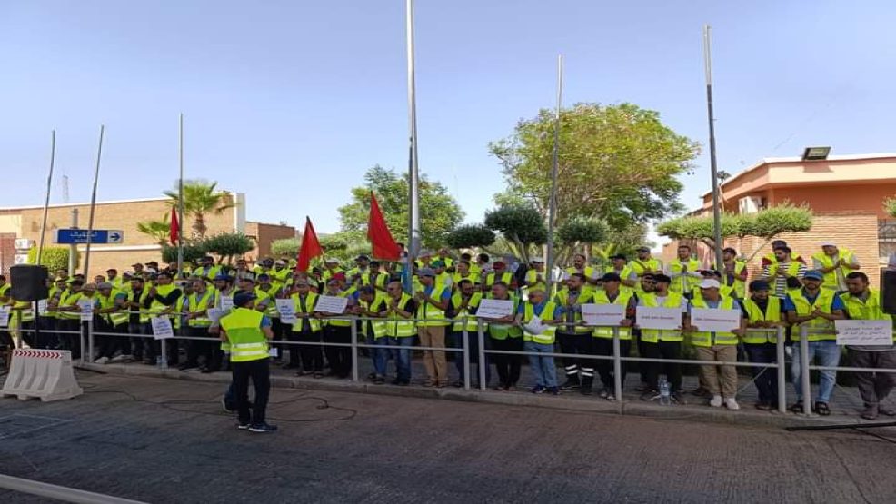 مستخدموا الطرق السيارة يواصلون وقفاتهم الاحتجاجية