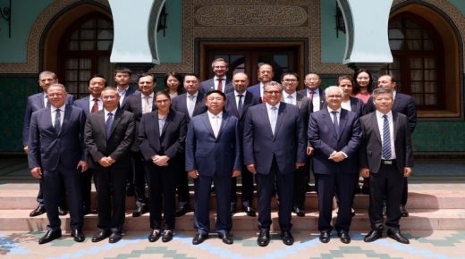 المغرب يوقع رسميا على اتفاقية لانتاج بطاريات السيارات الكهربائية