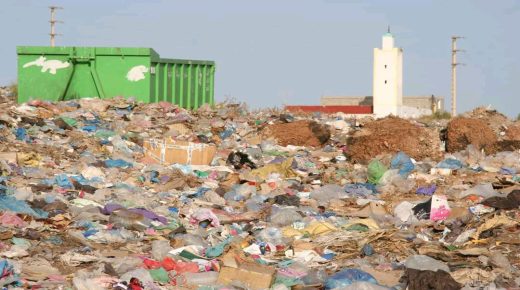 جماعة تفتاشت إقليم الصويرة .. روائح النفايات تغضب المصلين بمسجد دوار العساكرية