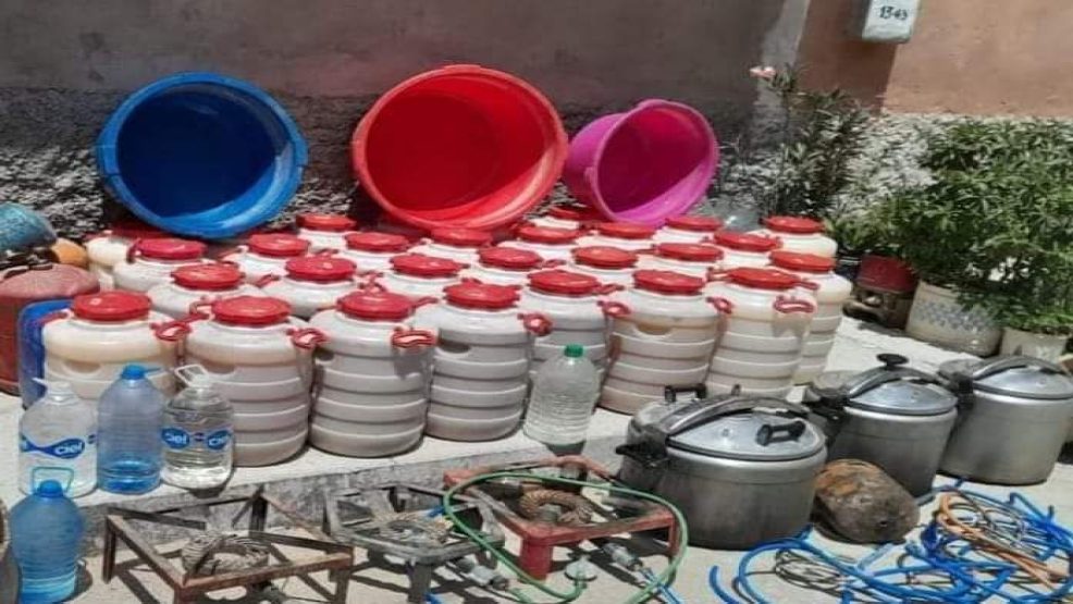 اقليم تزنيت تفكيك “معمل” سري لصناعة الماحيا بدوار “ماكر” التابع لتراب جماعة بونعمان