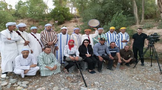 برنامج “إزوران” يُوثق تنوع الثقافة الأمازيغية في منطقة تالسينت قبائل ايت سغروشن