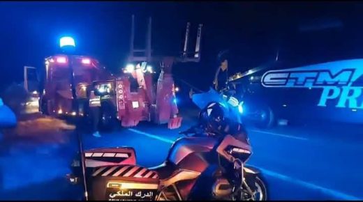 الخميسات ..4 قتلى و10 جرحى في حادثة سير اثر اصطدم شاحنة بحافلة للمسافرين بالطريق السيار