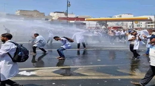 الرباط ..تفريق مهنيي الصحة بالقوة باستعمال خراطيم المياه