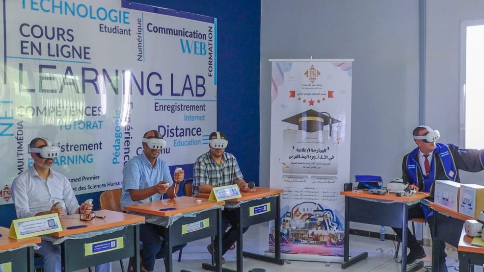 وجدة ..جامعة محمد الاول تشهد مناقشة اول بحث تخرج في العالم الافتراضي بإستعمال نظارات المتافيرس