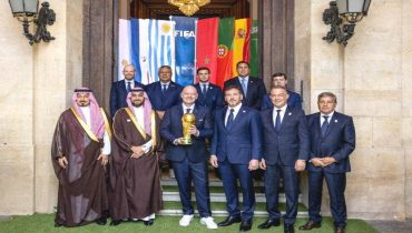 الفيفا…تسليم ملف الترشيح رسمياً إلى رئيس الإتحاد الدولي لكرة القدم
