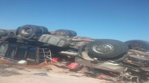 إنقلاب شاحنة (رموك) محملة بالمخدرات على مستوى طريق ابارو جماعة اوناغة