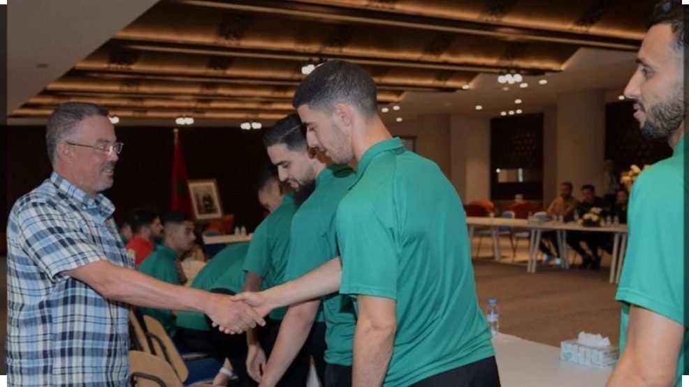 رئيس الجامعة الملكية لكرة القدم يستقبل أسود القاعة قبل المونديال
