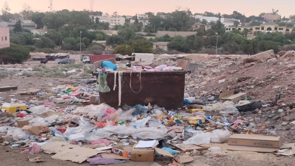 مدينة ابن أحمد إقليم سطات: تراكم الأزبال بين مطرقة عدم الوعي وسندان إنعدام المسؤولية