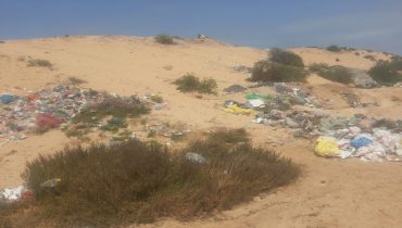 جماعة أولاد عيسى بإقليم الجديدة.. تلوث شاطىء مريزيقة مأساة بيئية تستدعي التدخل الفوري