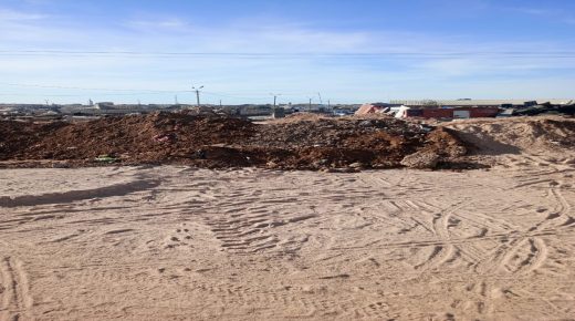 سيدي بنور ..ساكنة تجزئة الفتح تطالب بفتح الطريق لتسهيل المرور