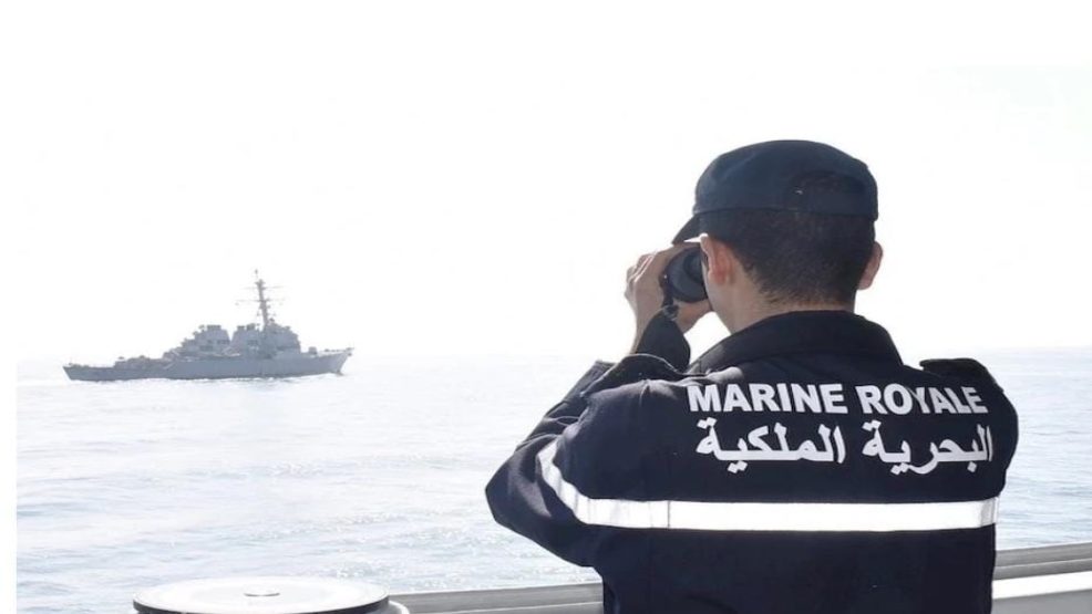 طان طان ..البحرية الملكية المغربية تحرر طاقم سفينة شحن من قبضة مهاجرين قبالة سواحل