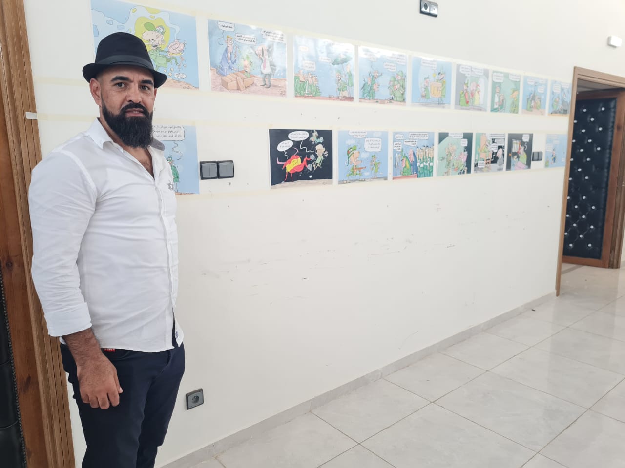 سيدي بنور..معرض لفن الكاريكاتير للفنان العوني الشعوبي بعد ندوة وطنية حول الصحراء المغربية