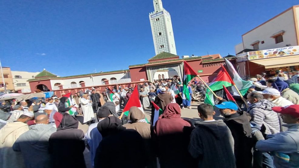 سيدي بنور ..وقفة إحتجاجية  تضامناً مع الشعب الفلسطين تحت شعار “غزة أمانة والتطبيع خيانة”