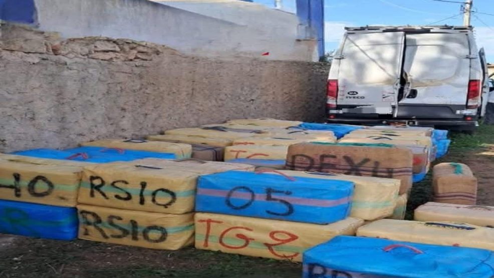 اقليم الجديدة..حجز 4 أطنان من مخدر “الشيرا” بضيعة فلاحية بجماعة سيدي علي بنحمدوش وتوقيف صاحب الضيعة