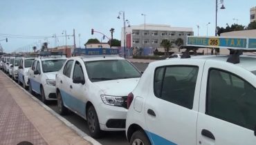 مدينة الداخلة تحت حصار ازمة النقل الحضري ! فمن يتدخل لفكه !!