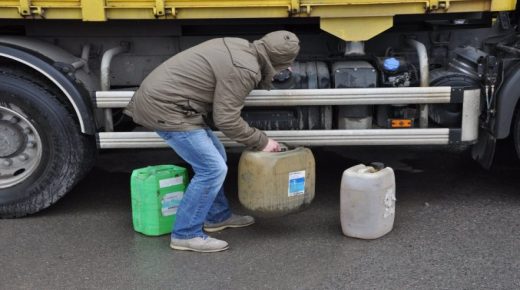 بوسكورة ..تفكيك شبكة لتهريب البنزين المسروق وبيعه في السوق السوداء