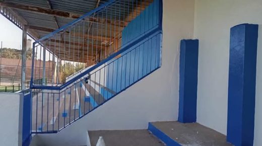 ابن احمد ..تواصل الإصلاحات بملعب المسيرة الخضراء ” شباب المدينة يعيدون الروح للملعب”