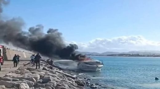 حريق يلتهم يختا سياحيا فاخرا بمنتجع مارينا سمير بعمالة المضيق الفنيدق