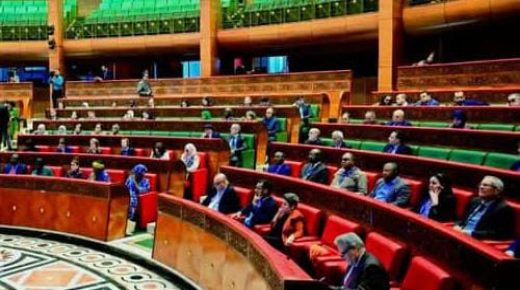 الخيانة ليست الإضراب، بل غياب أعضاء البرلمان.  بغرفتيه