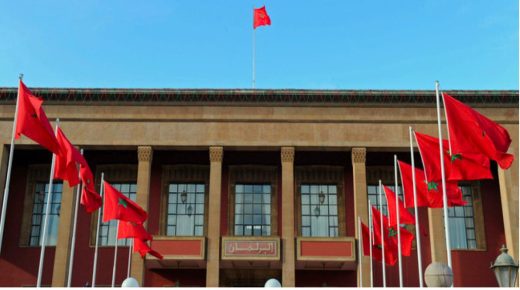 Un parlement fantôme, une démocratie en trompe-l’Œil