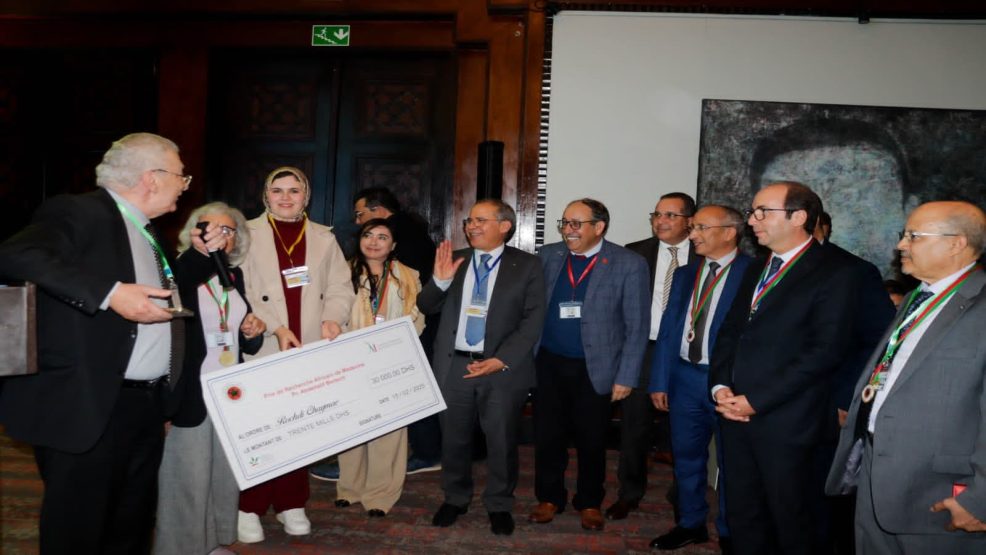 الجمعية المغربية للعلوم الطبية تتوج مغربية وتونسية بالجائزة الإفريقية للصحة وطبيبين مقيمين بكل من فاس ووجدة في صنف جائزة الأطباء الشباب للبحث العلمي