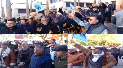عمال النقل الحضري بوجدة يواصلون احتجاجهم أمام مجلس المدينة