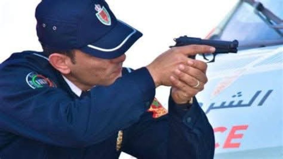 بن سليمان ..موظف شرطة يستعمل سلاحه الوظيفي لتوقيف عرقل تنفيذ اجراء قضائي