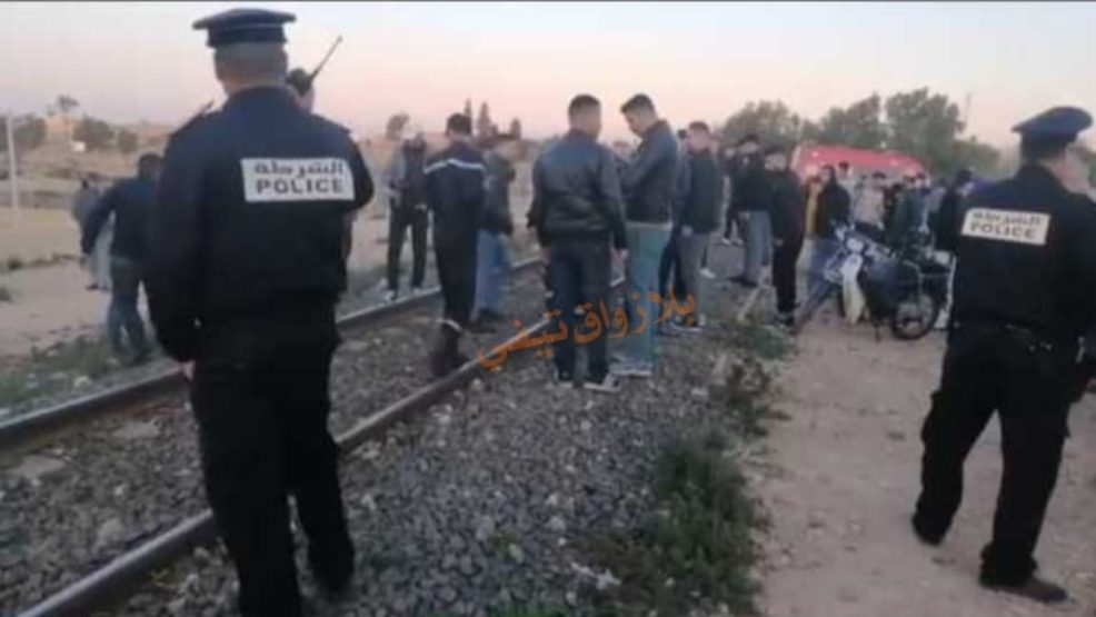 وجدة ..  عاجل “مأساة “على سكة الحديدية شاب ينهي حياته