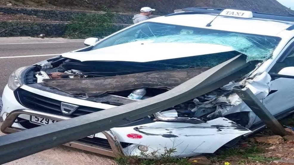 حادثة سير خطيرة على الطريق بين تطوان والجبهة قرب أمتار