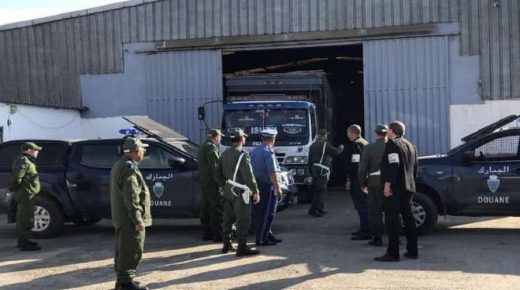 حجز زوارق ومحروقات لدى شبكة للاتجار في المخدرات وضبط شاحنتين