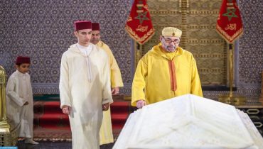 أمير المؤمنين الملك محمد السادس يترحم على روح جلالة المغفور له الملك محمد الخامس