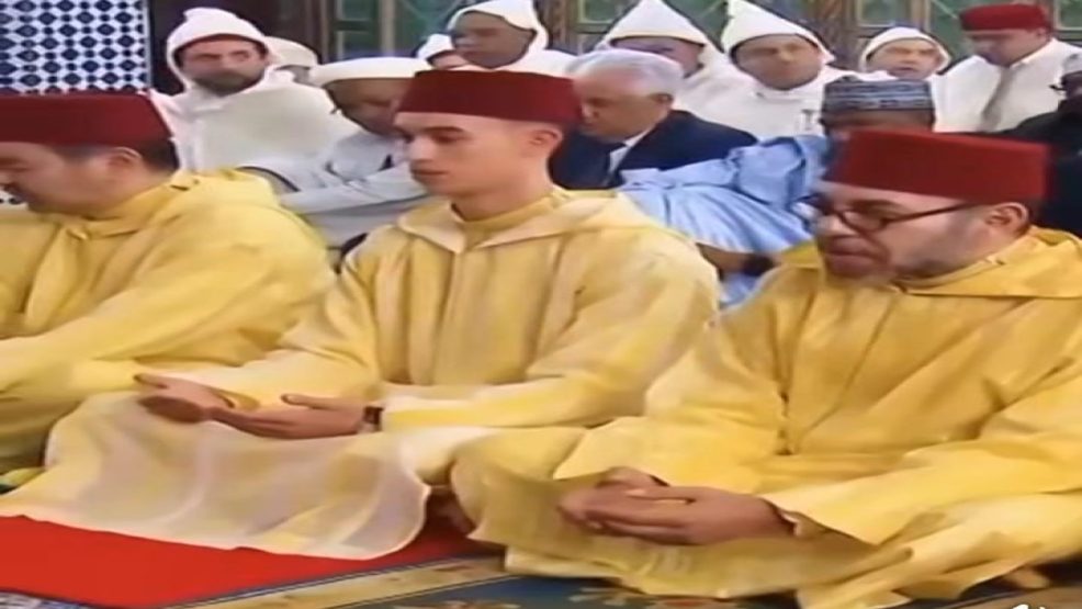 صاحب الجلالة الملك محمد السادس يحيي ليلة القدر ويؤدي صلاة التروايح بالقصر الملكي بالرباط