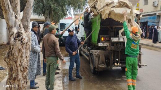 اولادفرج إقليم الجديدة..السلطة المحلية تواصل عملية تحرير الملك العمومي رغم الاكراهات