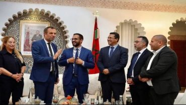 الداخلة..رئيس الجماعة يستقبل عمدة مونبلييه الفرنسية الذي يقوم بزيارة رسمية لعاصمة جهة الداخلة وادي الذهب