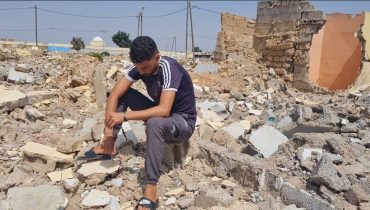 سيدي بنور..إحتجاج من أجل السكن مواطن من دوار القرية الصفيحي يعلن اعتصامًا مفتوحًا وإضرابًا عن الطعام