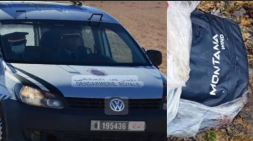 شاطئ مولاي عبد الله يلفظ 20 كلغ من الكوكايين تحمل شعارات شبكات دولية