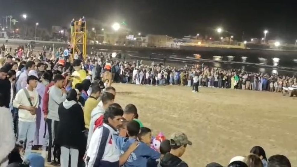 الجديدة: ساكنة المدينة تحتشد بالشاطىء احتفاءا بالحفل الأمني