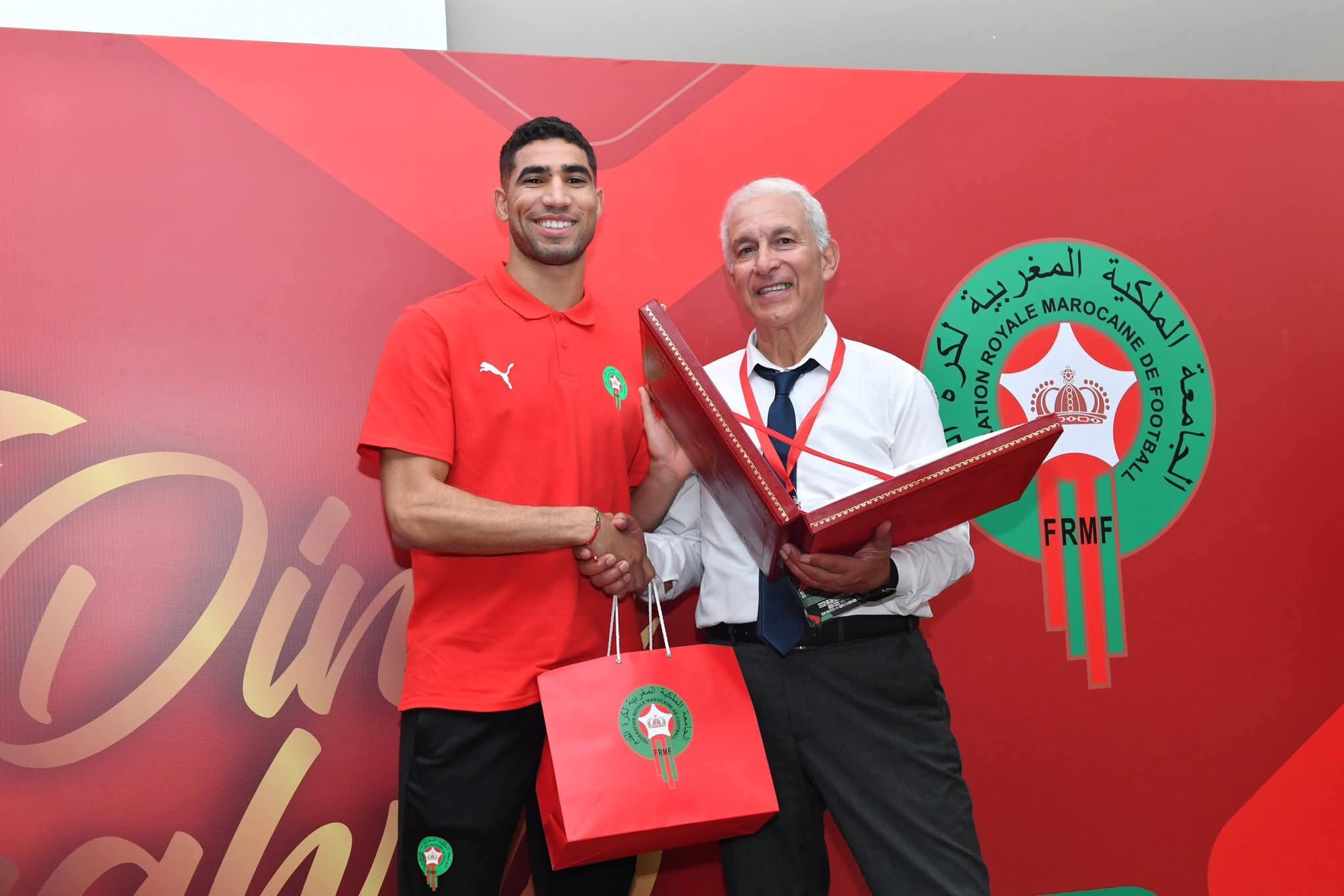 فاس  ..بحضور حكيمي و الركراكي تكريم نجوم المنتخب السابقين بجهة فاس مكناس