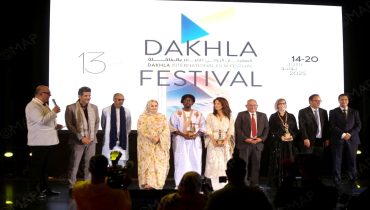 الداخلة تتلألأ بنجوم السينما: تكريم وإلهام في مهرجانها الدولي