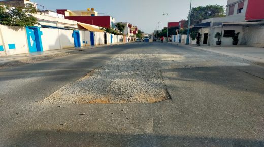 العرائش..تدهور حالة طريق بعد 60 يومًا من الإصلاح