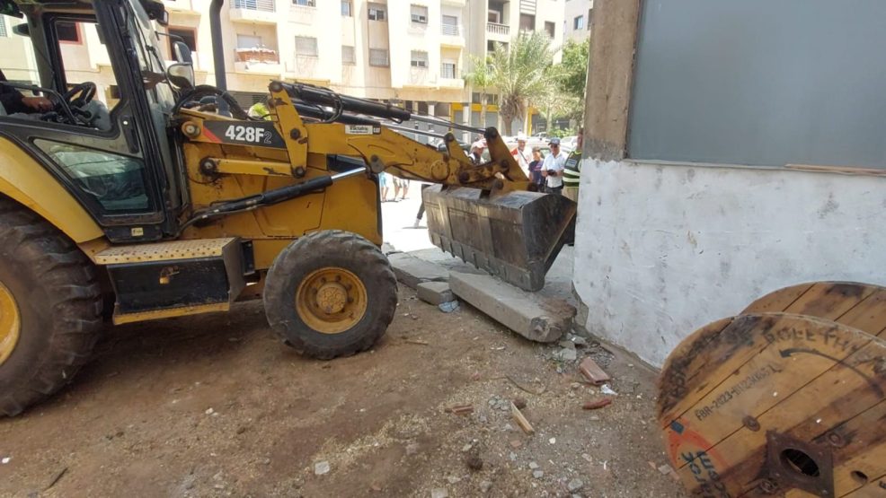 حد السوالم..السلطة المحلية تواصل حملة تحرير الأرصفة وإزالة العشوائيات