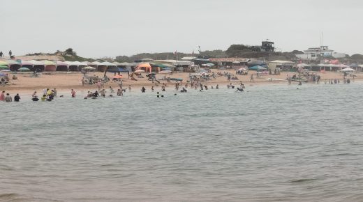 شاطئ مريزيقة اقليم الجديدة.. جمال طبيعي يُشوهه الإهمال