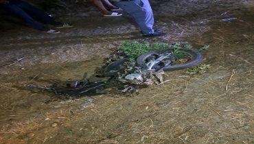 جماعة القصيبية ..مصرع تلاثة شبان في حادثة اصطدام دراجة نارية بسيارة