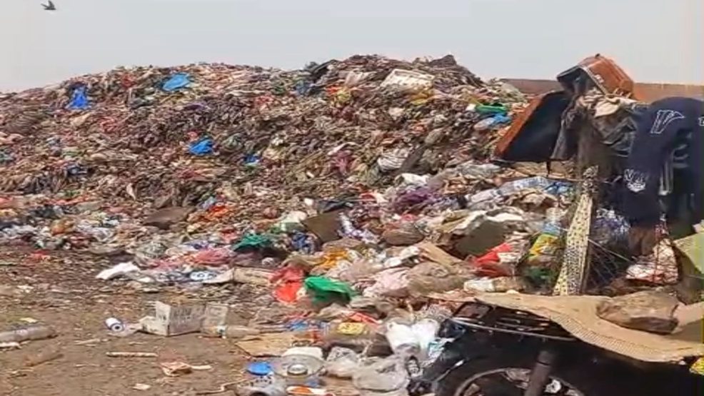 غرق دار السلام بجماعة سعادة في الأزبال يُثير استياء الساكنة وسط تساؤلات حول مآل الميزانية