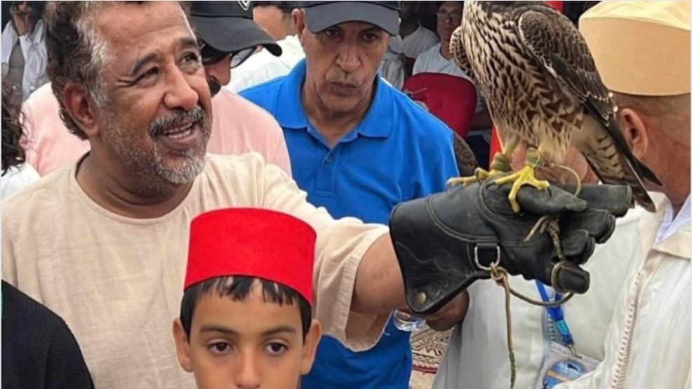 الشاب خالد، نجم الراي الجزائري، في زيارة لموسم مولاي عبد الله أمغار