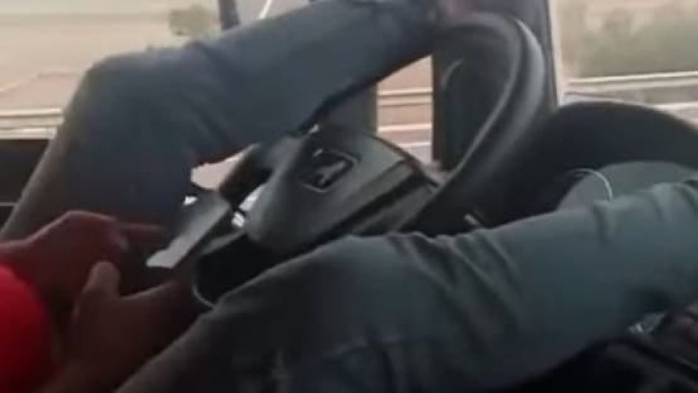 بعد انتشار فيديو لسائق متهور يقود شاحنته رافعا رجليه فوق المقود ، هل تتفاعل النيابة العامة مع طلبات المغاربة وتقوم بالمتعين ؟