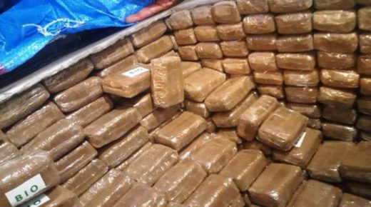 إحباط تهريب دولي وحجز 1922 كلغ من الشيرا وتوقيف 7 مشتبه بهم في سيدي إفني